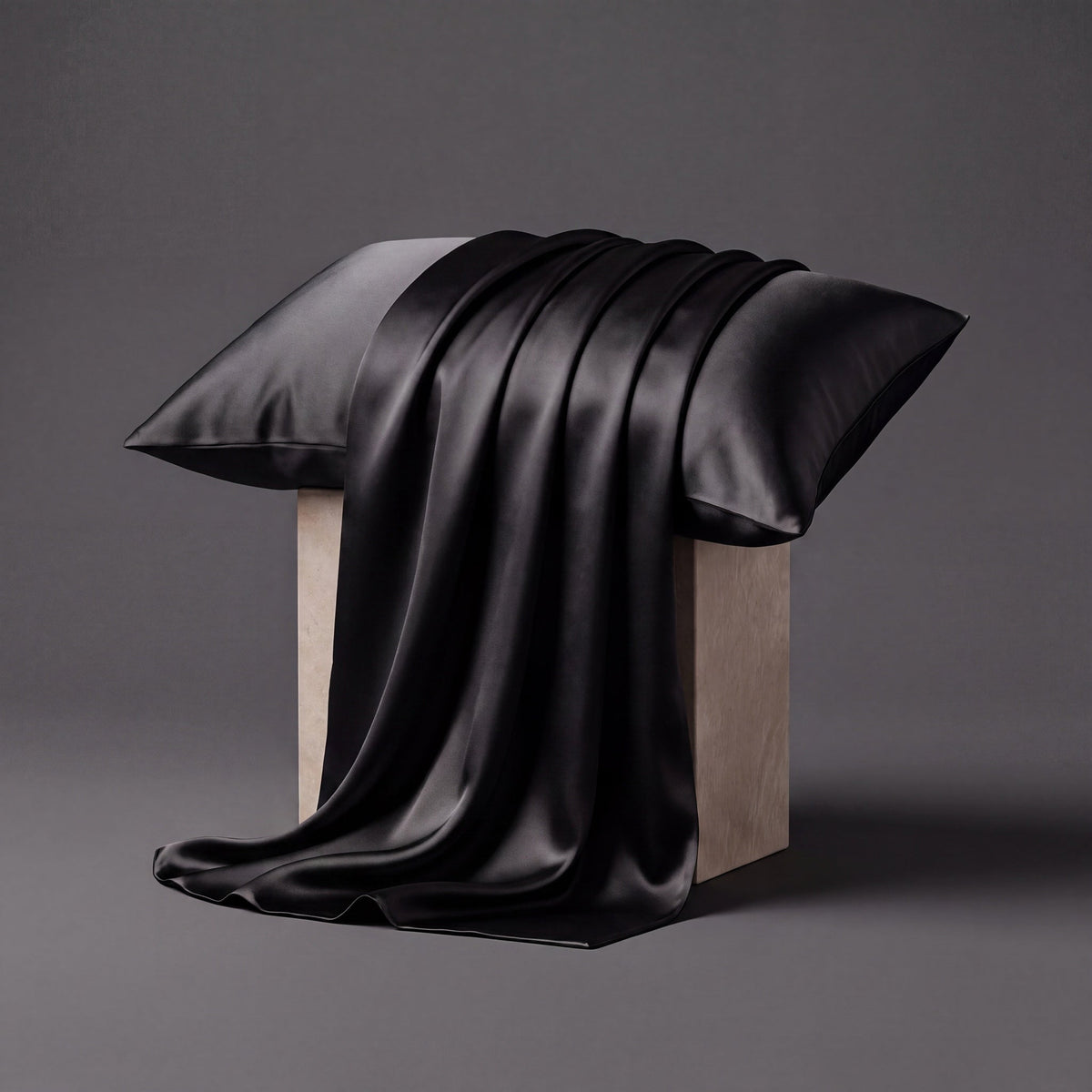 RYVENA 22 momme mulberry silk pillowcase in Deep Black