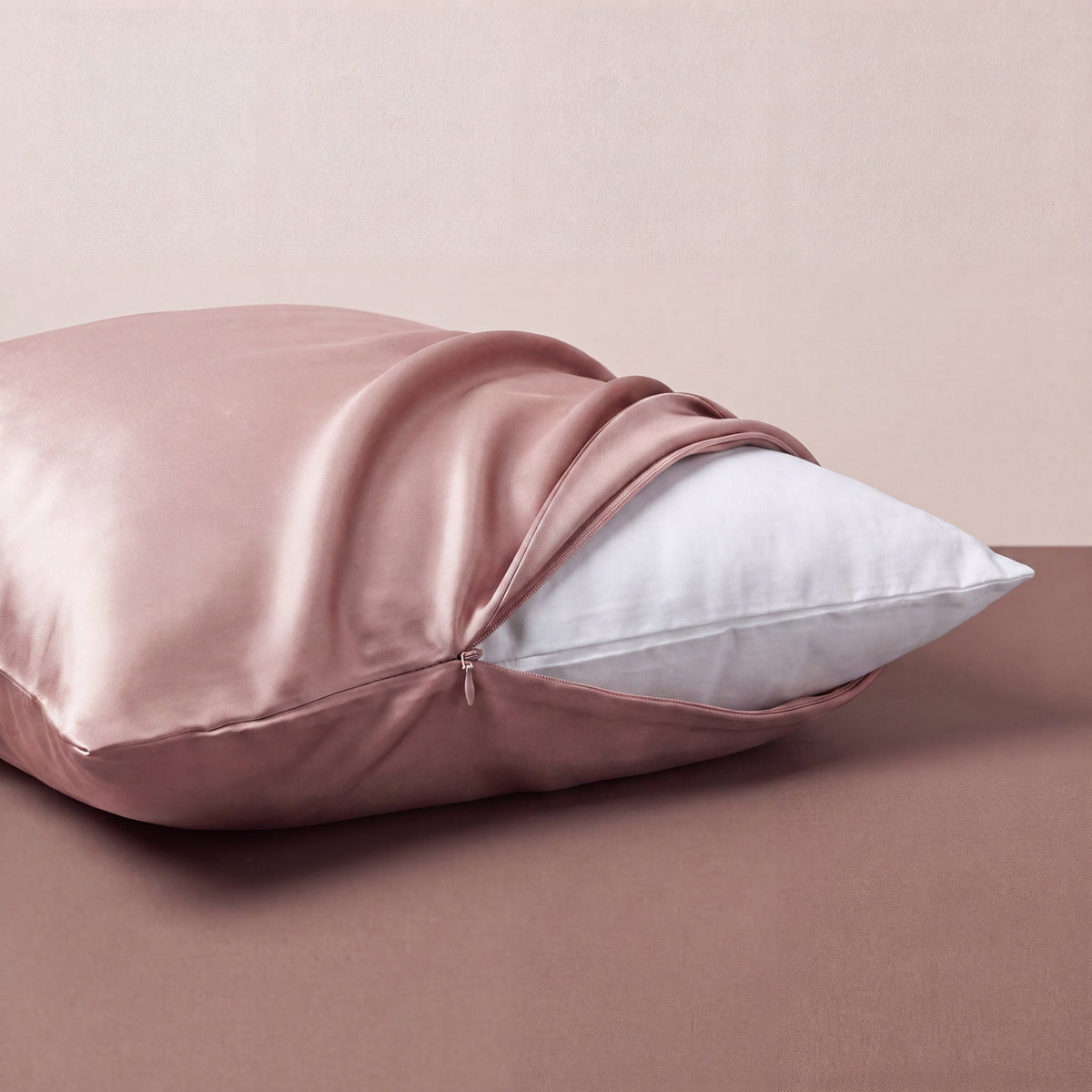 Pretty Pink RYVENA silk pillowcase, close view of the closure